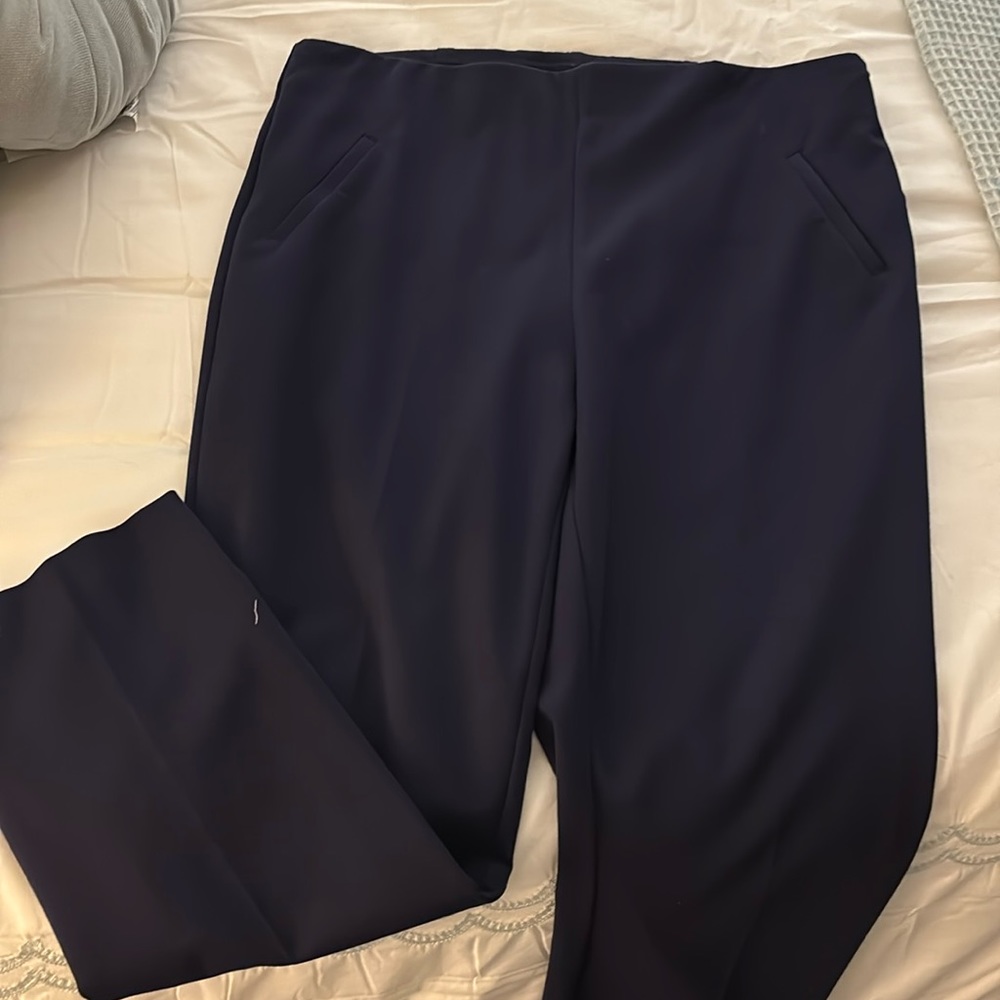 Navy Chicos fabulously slimming ankle pants